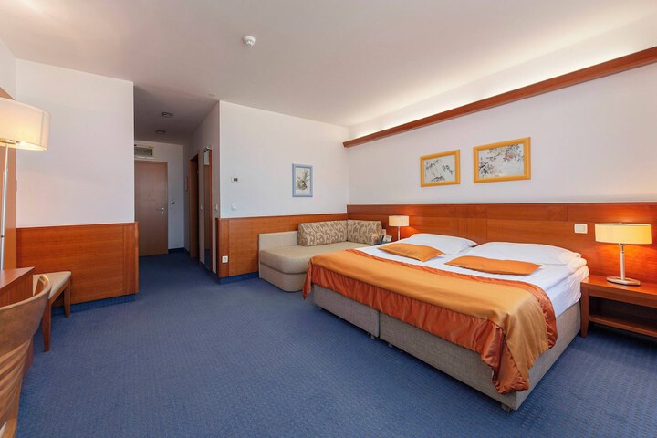 Room 45 of 155