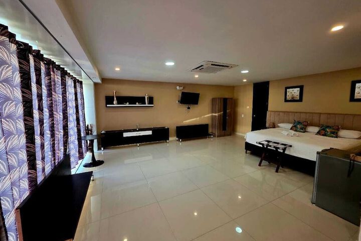 Room 17 of 51