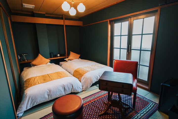 Room 37 of 106