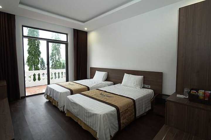 Room 9 of 48