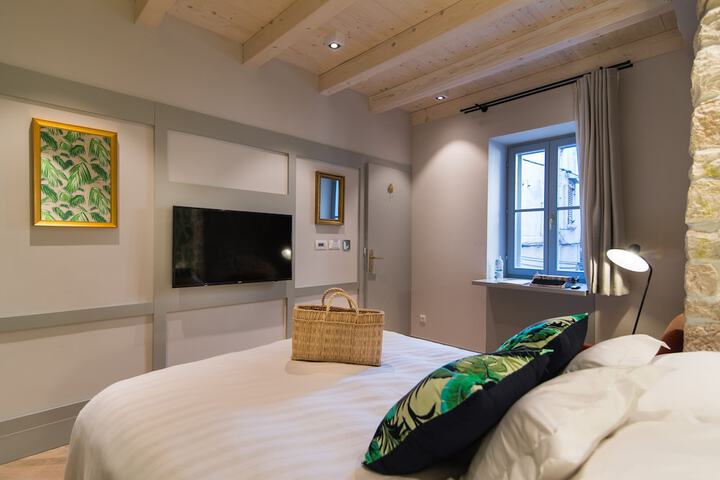 Room 10 of 192