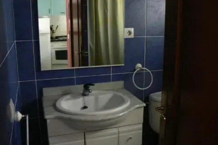 Room 8 of 19