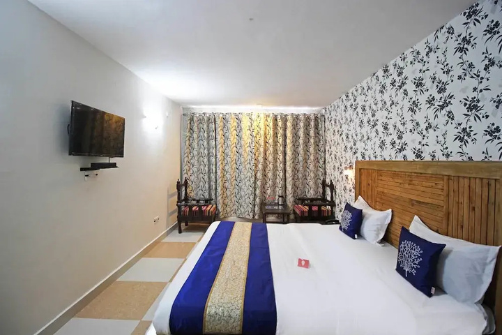 Room 5 of 10