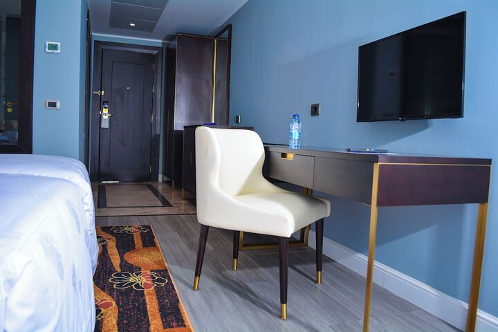 Room 18 of 94