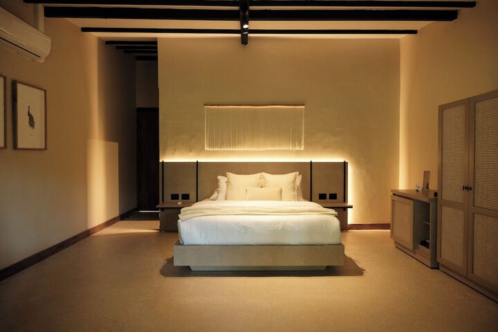 Room 7 of 48