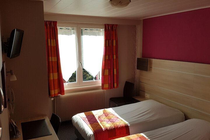 Room 42 of 91