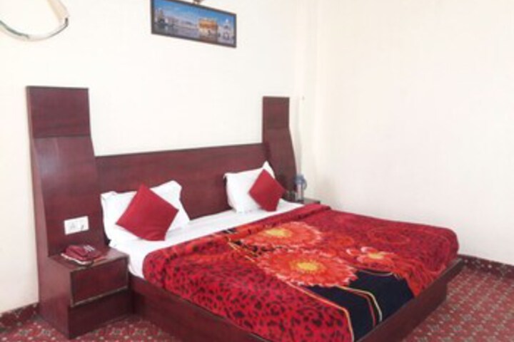 Room 21 of 35