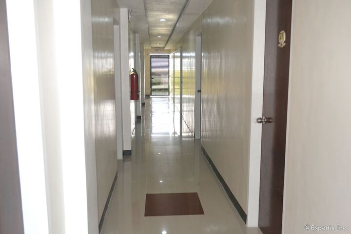 Ballroom/Hall 35 of 40