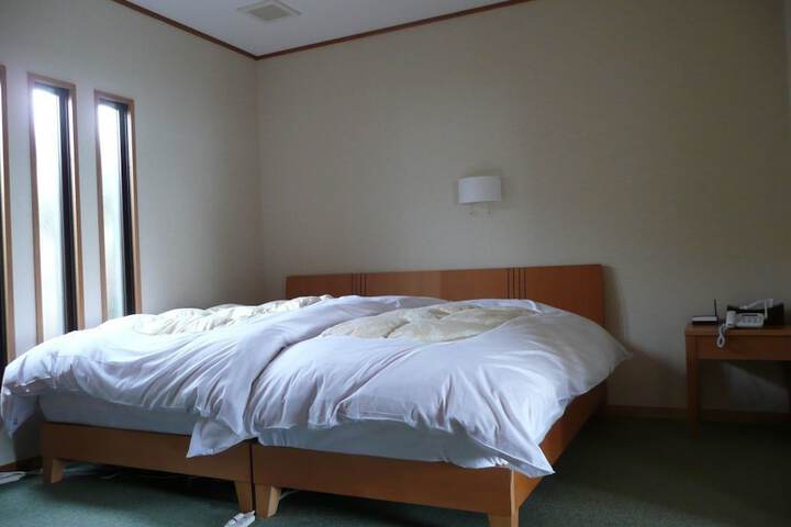 Room 14 of 75