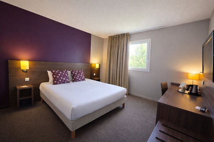 Room 7 of 30