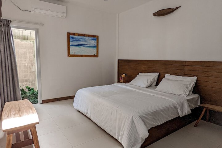Room 10 of 24