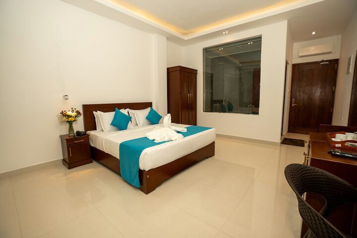 Room 28 of 86