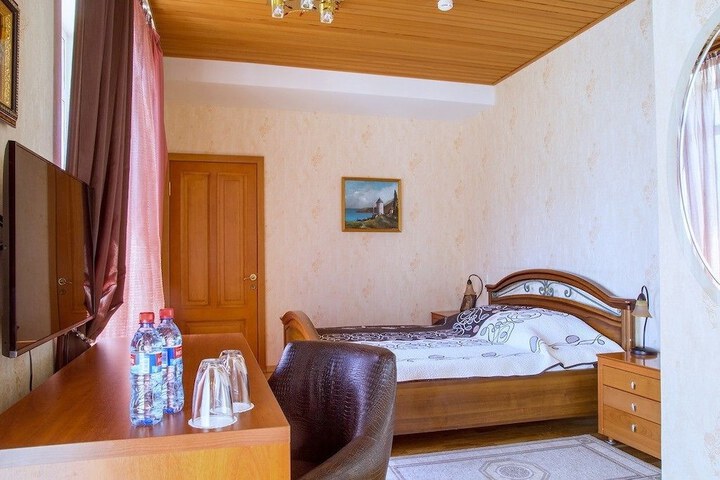 Room 28 of 69