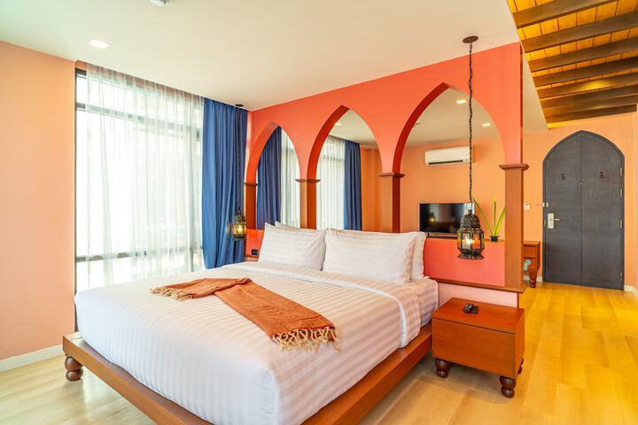Room 5 of 33
