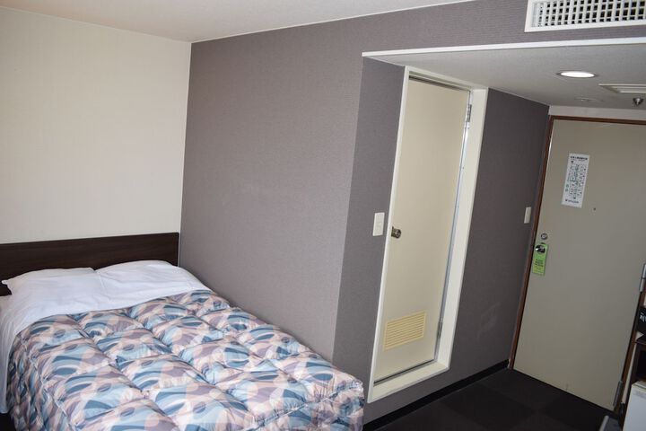 Room 15 of 81