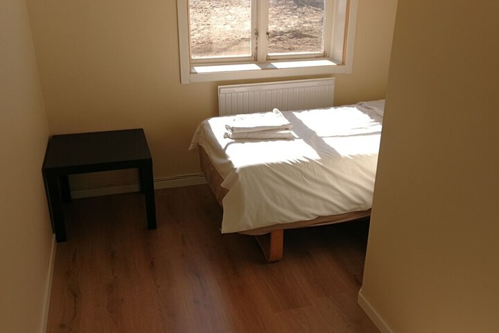 Room 4 of 12
