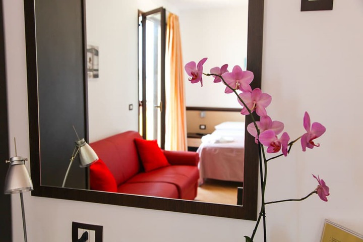 Room 10 of 56