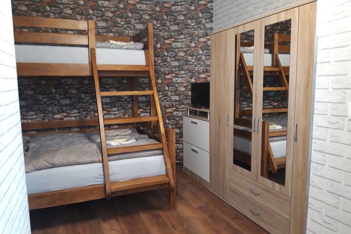 Room 8 of 34