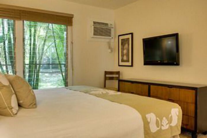 Room 11 of 24