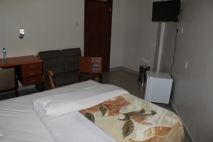 Room 34 of 82