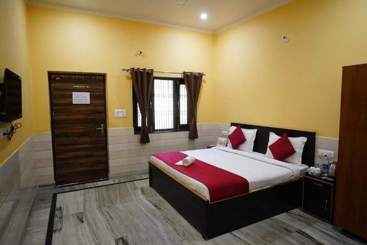 Room 4 of 17