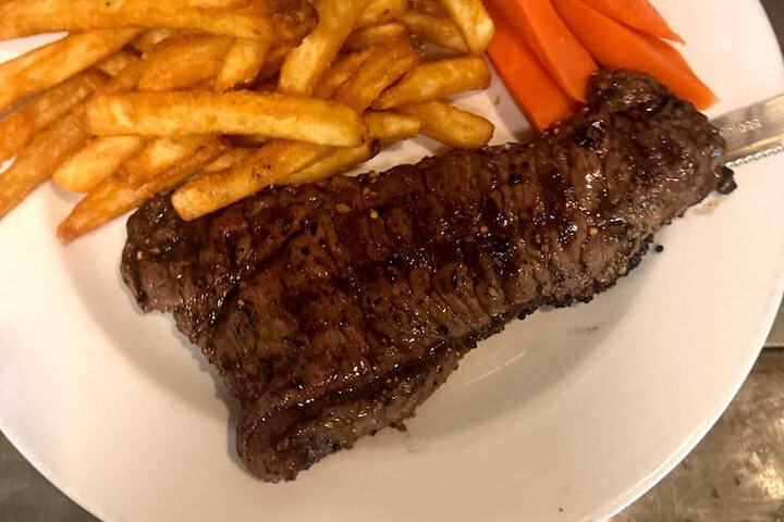 Dining 24 of 37