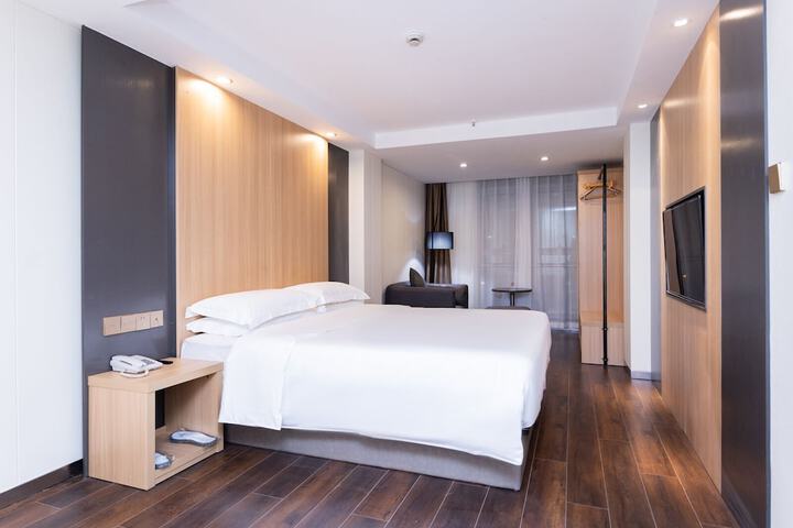 Room 16 of 49