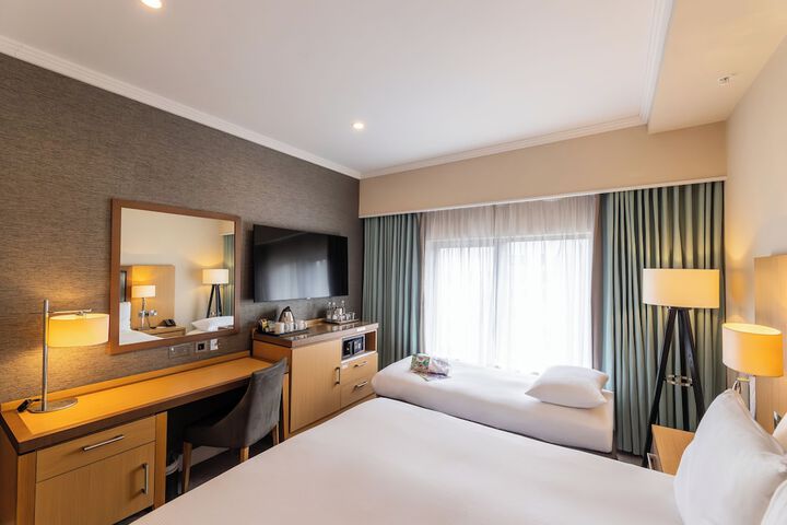 Room 42 of 101