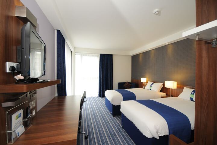 Room 13 of 81