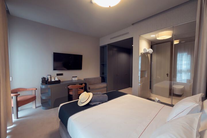 Room 8 of 51