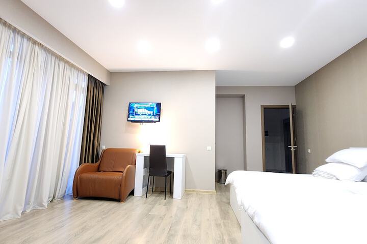 Room 10 of 26