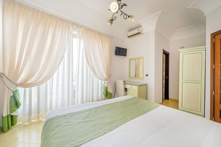 Room 5 of 71