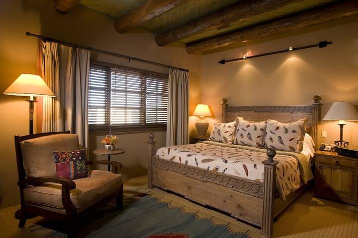 Room 4 of 27