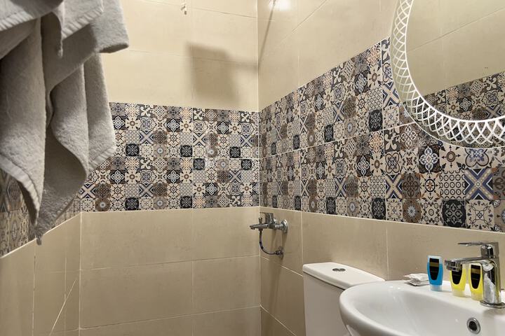 Room 32 of 62