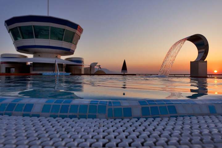 Hotel with Pool