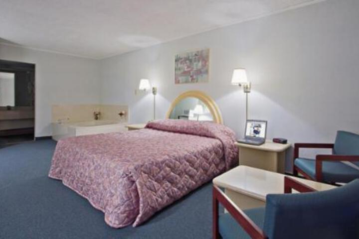 1 King Bed (11 of 15)