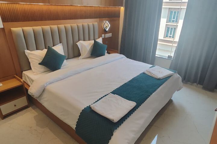 Room 8 of 14