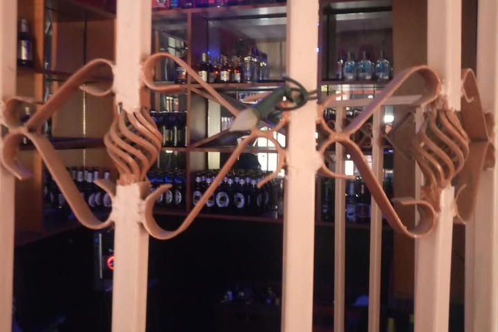 Lounge 10 of 15