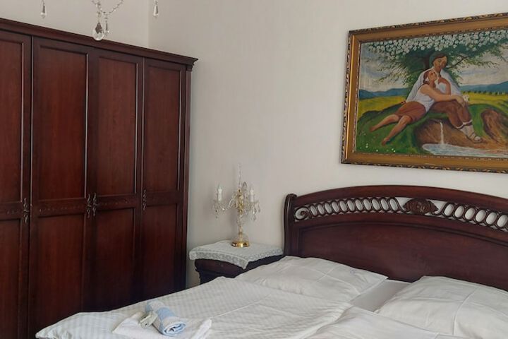 Room 33 of 88