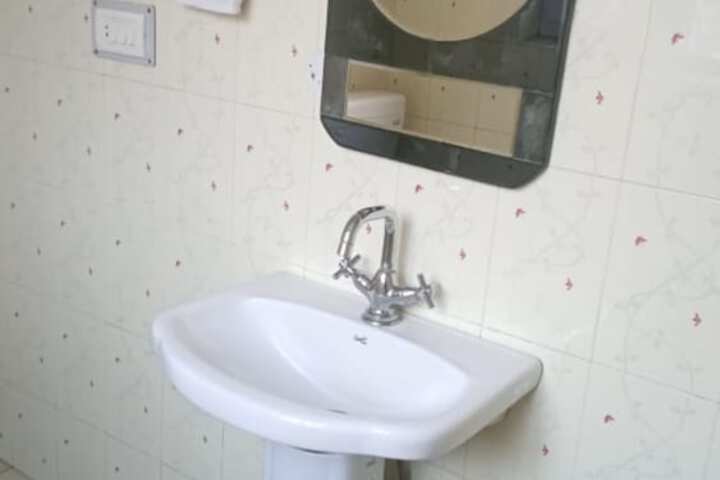 Room 14 of 15