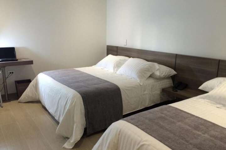 Room 16 of 44