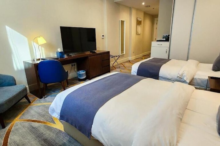 Room 28 of 109