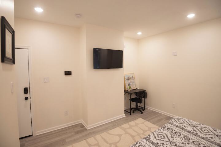 Room 33 of 126