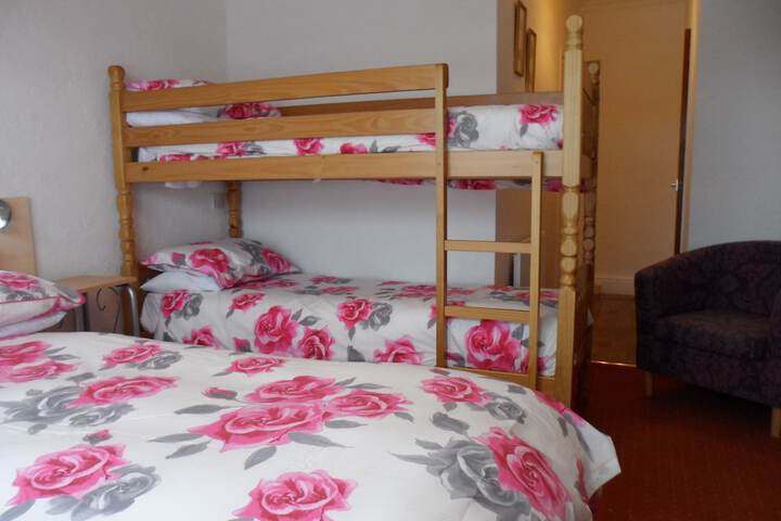 Room 6 of 131