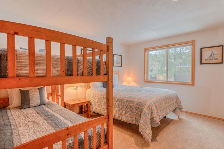Room 2 of 128