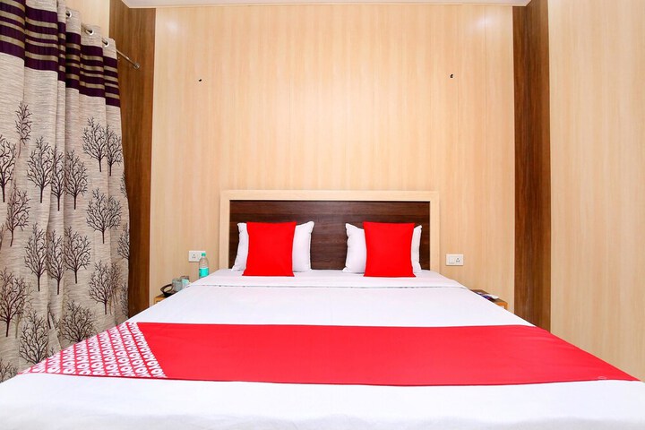 Room 13 of 20