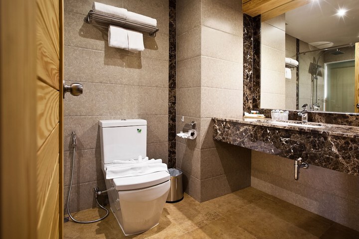 Clean Restrooms