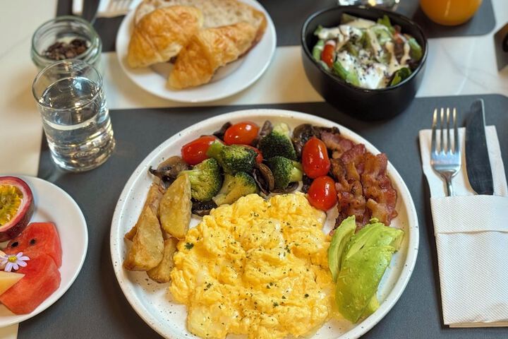 Breakfast/Coffee Service 73 of 95