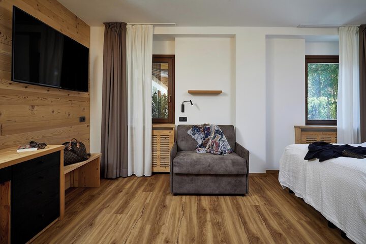 Room 27 of 61