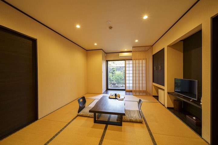 Room 15 of 123